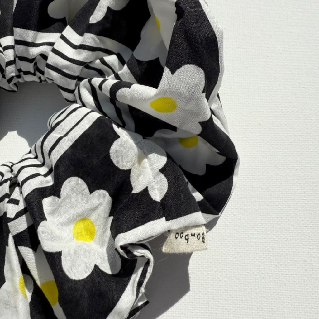 Black Daisy Scrunchie - Large