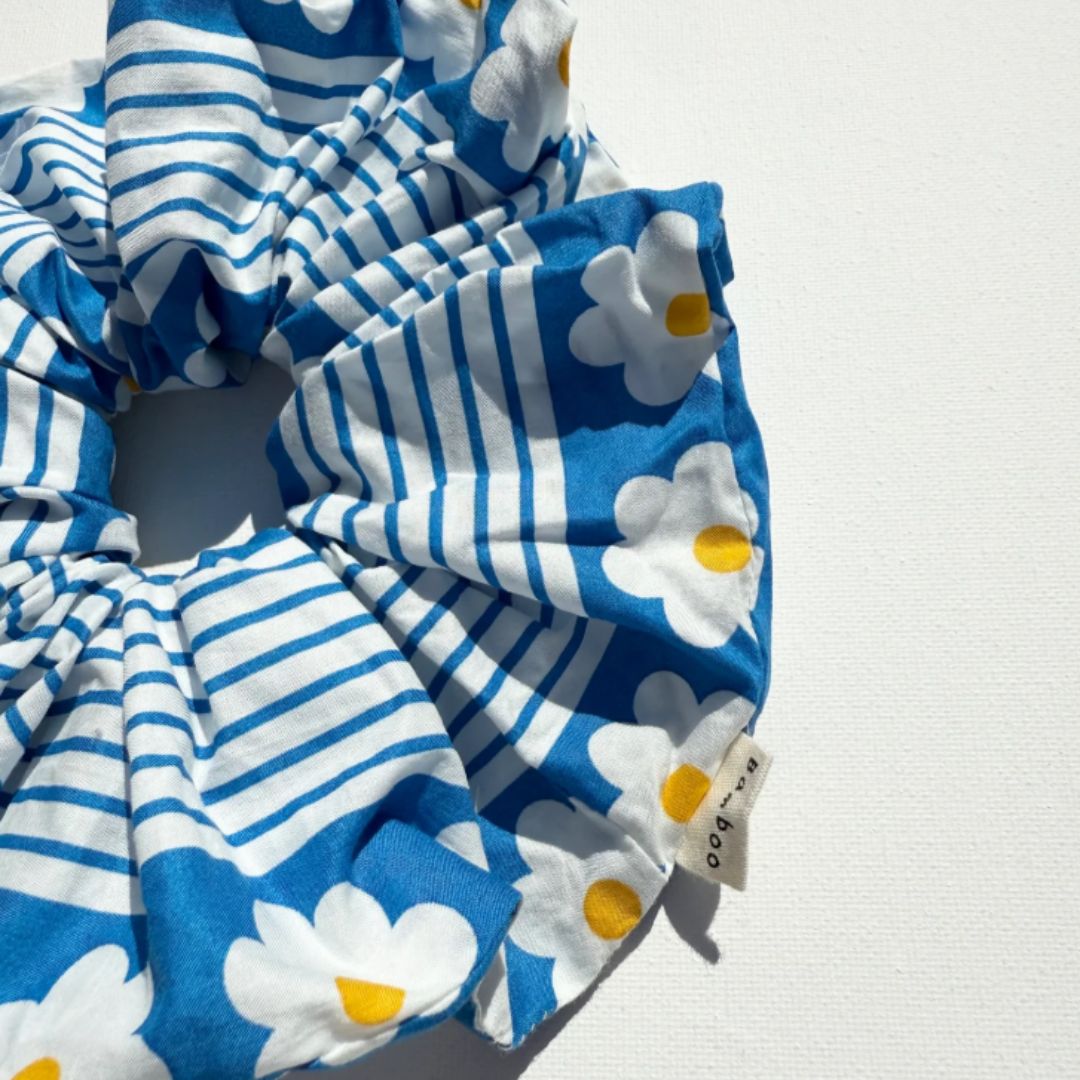 Blue Daisy Scrunchie - Large