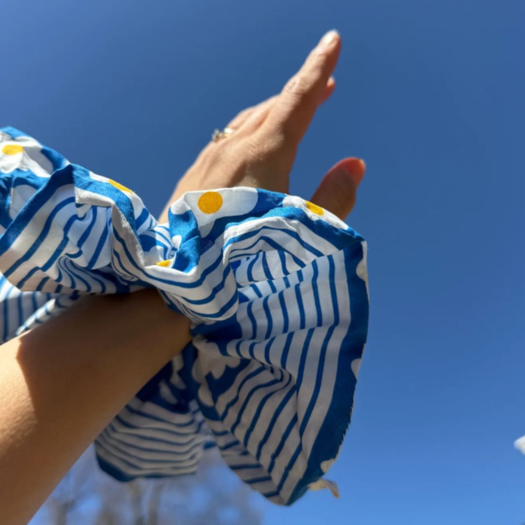 Blue Daisy Scrunchie - Large