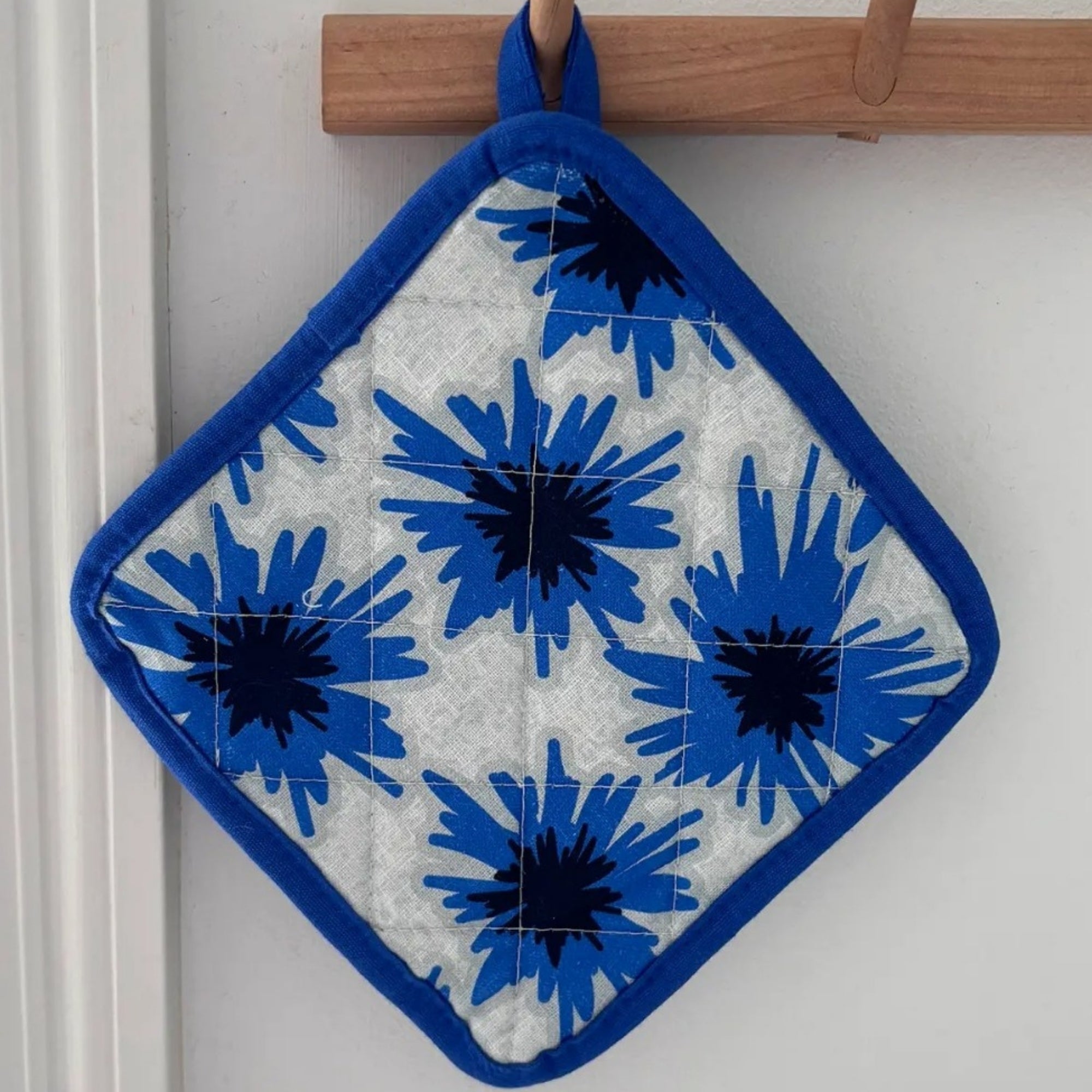 Reversible Cornflowers 100% Linen Pot Holder